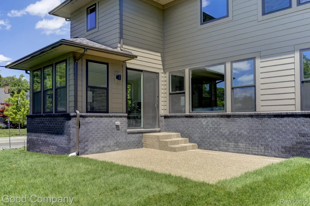 804 Irving Avenue Royal Oak City MI 48067