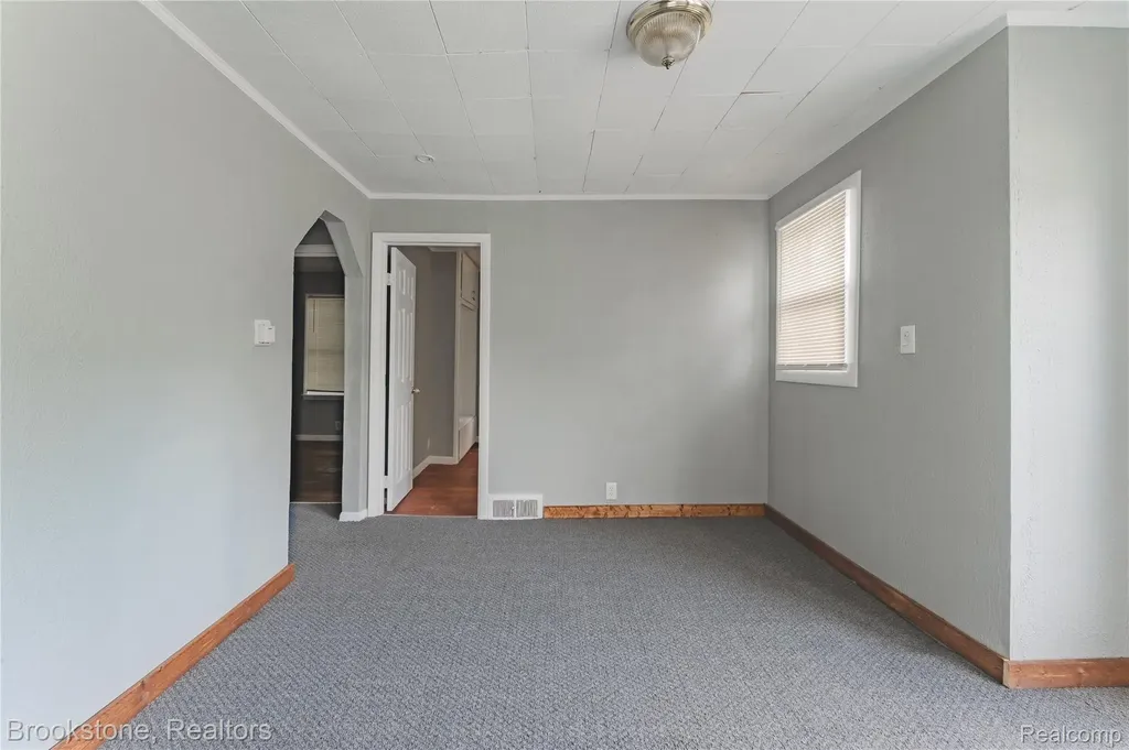 62 Court Street Pontiac City MI 48342