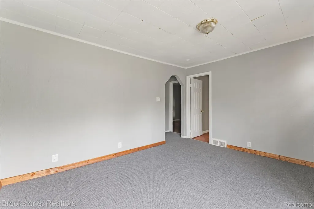 62 Court Street Pontiac City MI 48342