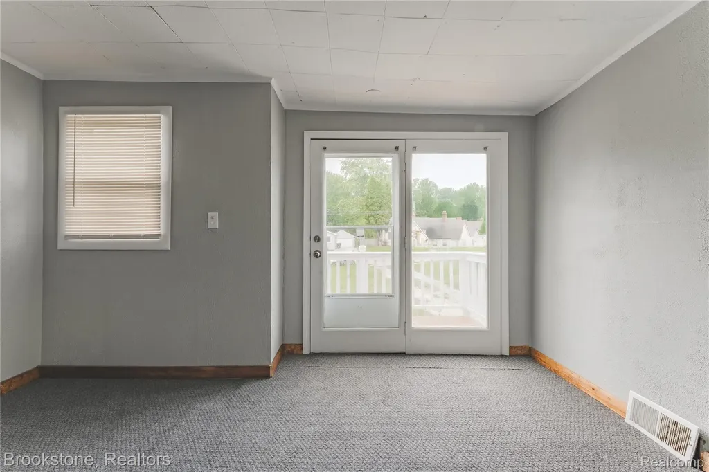 62 Court Street Pontiac City MI 48342