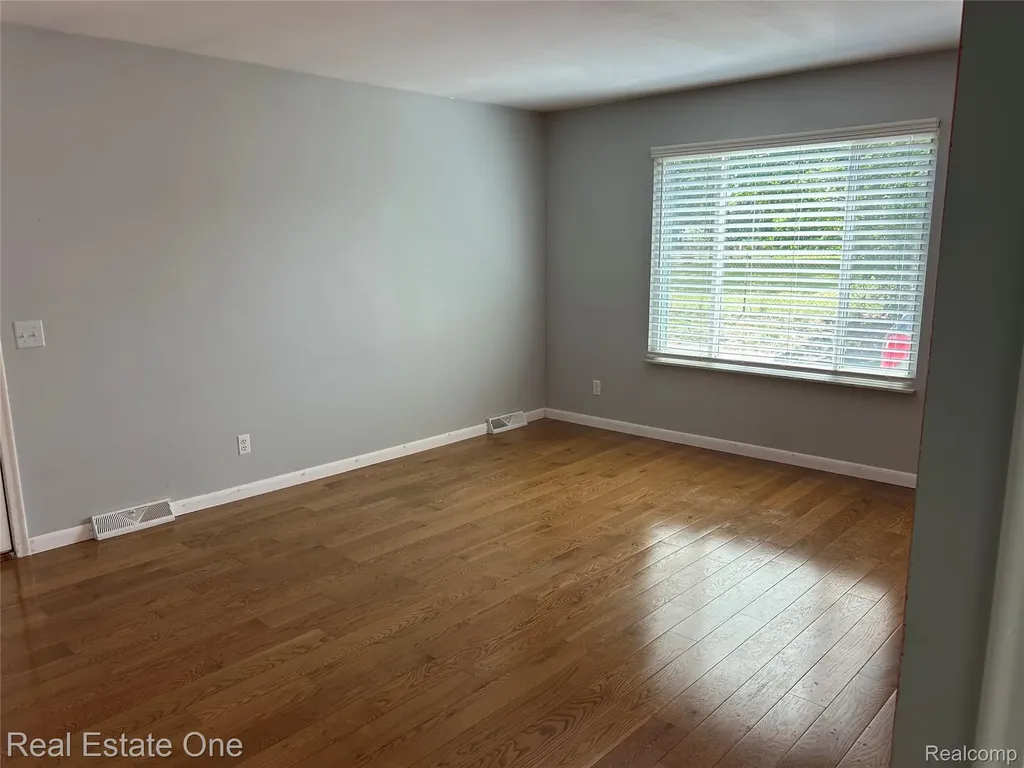 2659 Benstein Road Commerce Charter Township MI 48390