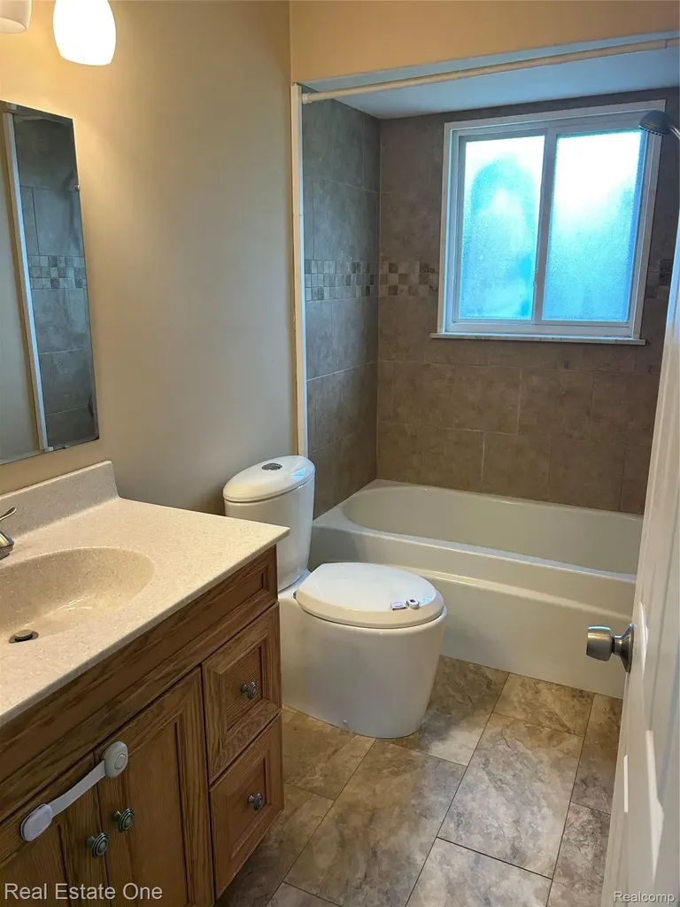 2659 Benstein Road Commerce Charter Township MI 48390