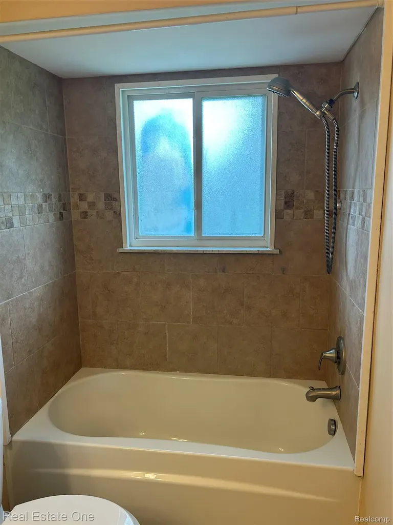 2659 Benstein Road Commerce Charter Township MI 48390