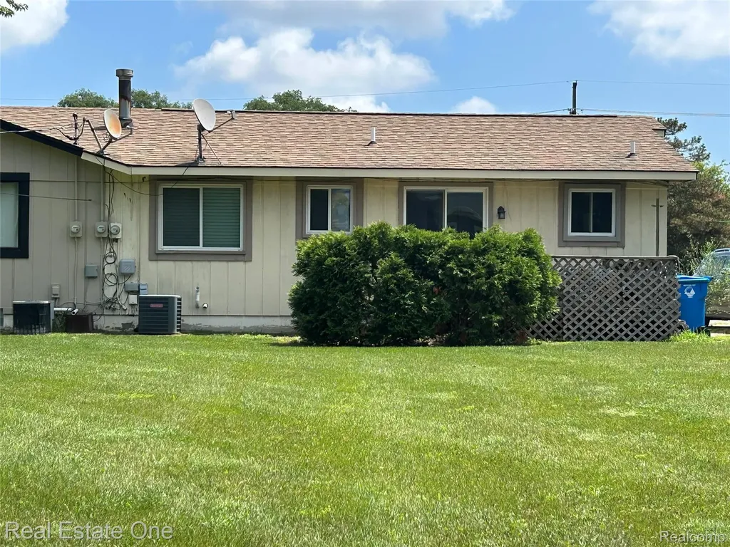 2659 Benstein Road Commerce Charter Township MI 48390