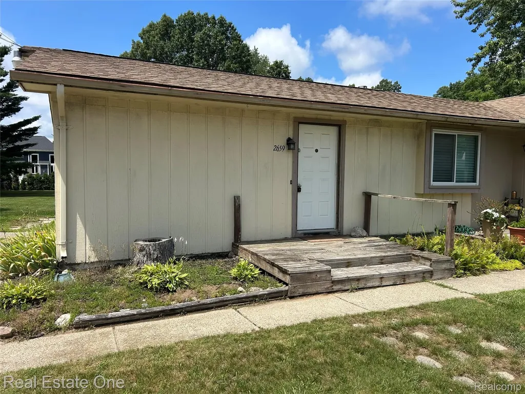 2659 Benstein Road Commerce Charter Township MI 48390