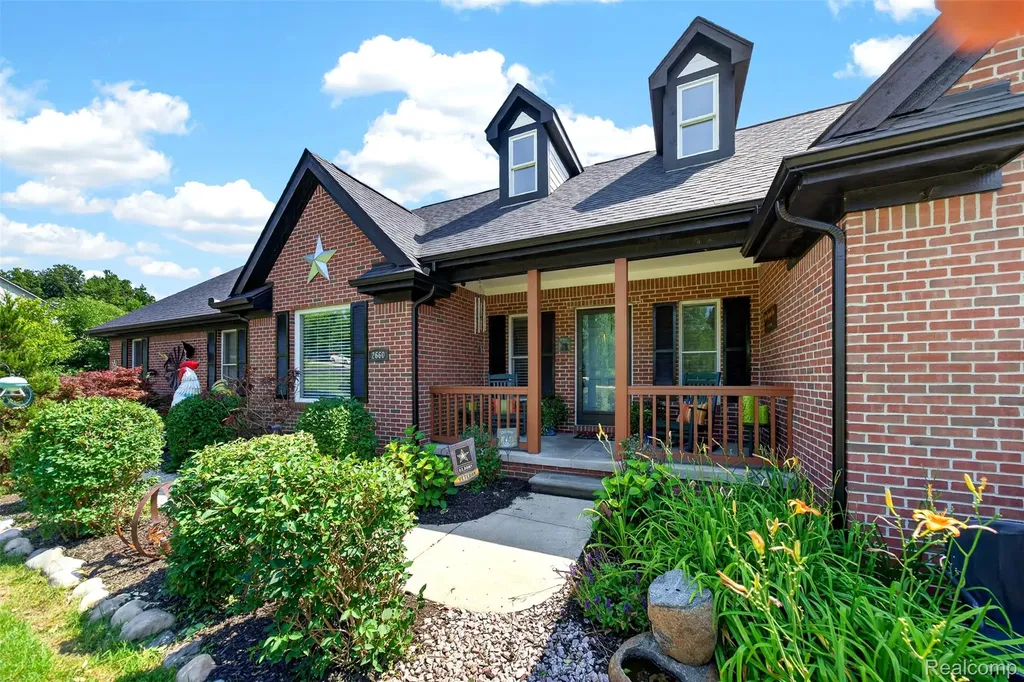 2660 Scenic Meadows Drive Brandon Charter Township MI 48462