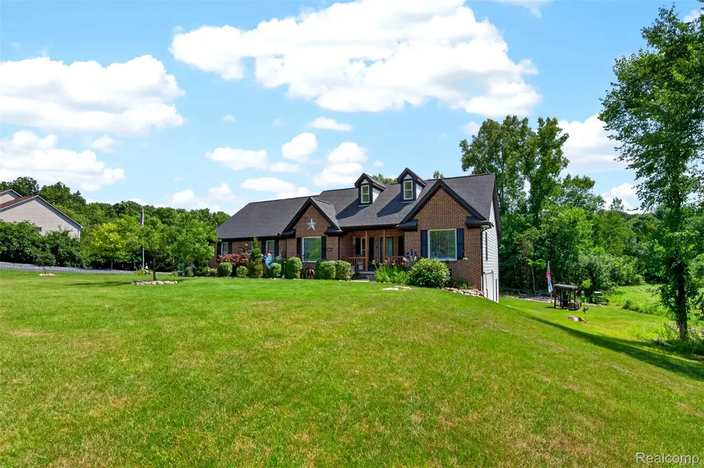 2660 Scenic Meadows Drive Brandon Charter Township MI 48462