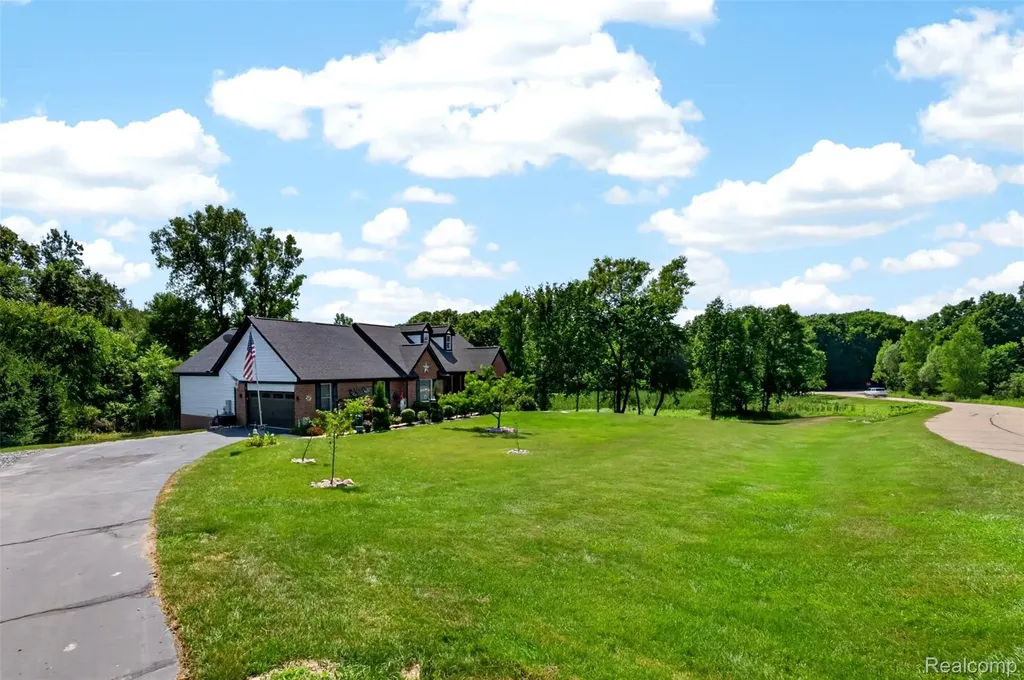2660 Scenic Meadows Drive Brandon Charter Township MI 48462