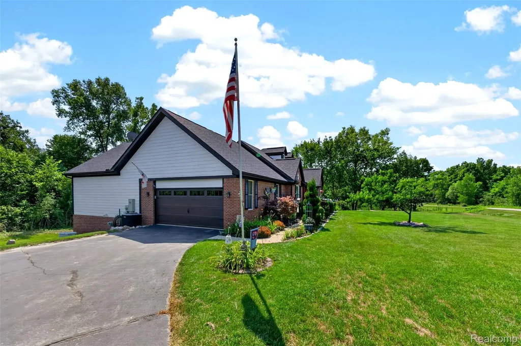 2660 Scenic Meadows Drive Brandon Charter Township MI 48462