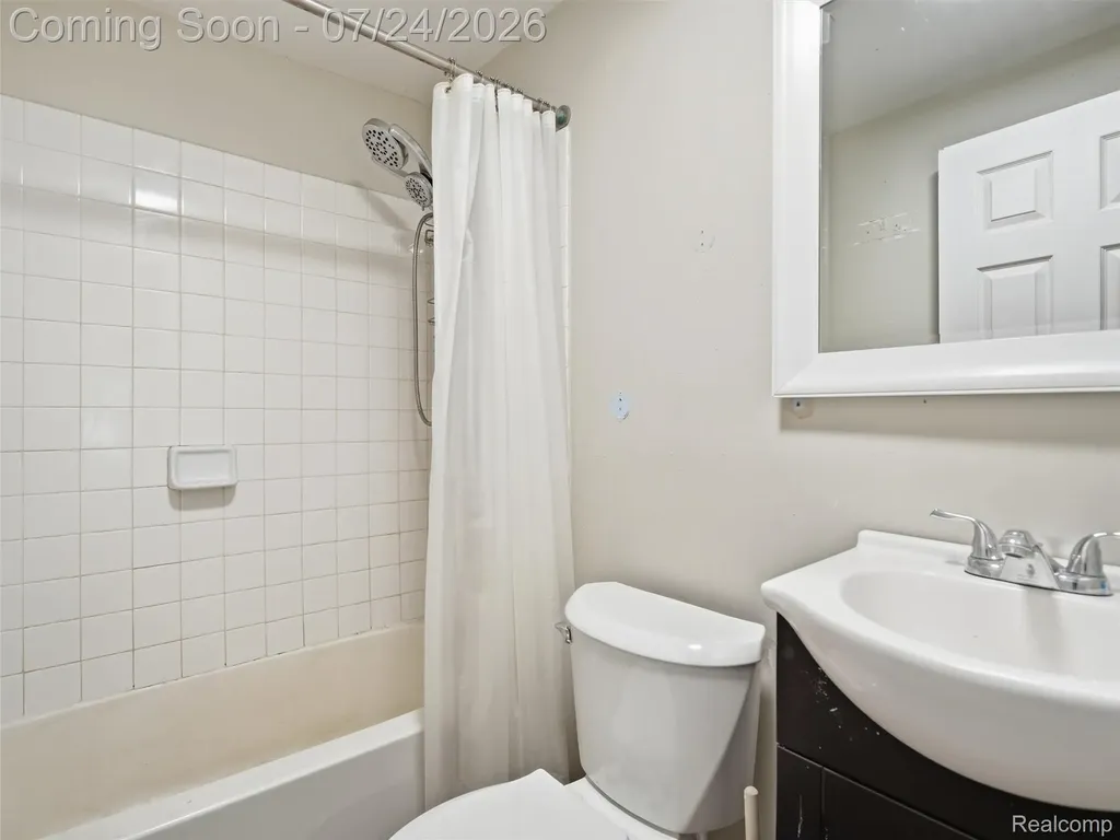 890 E Grand Boulevard York Charter Township MI 48198