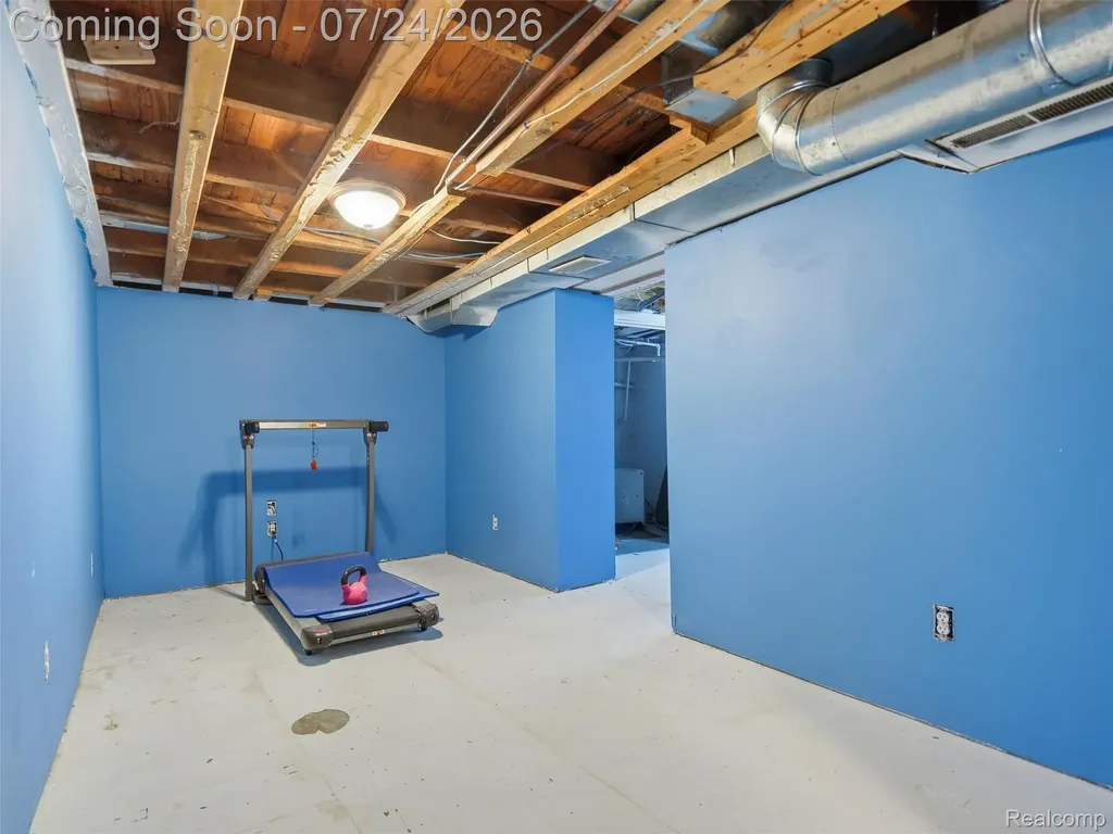 890 E Grand Boulevard York Charter Township MI 48198