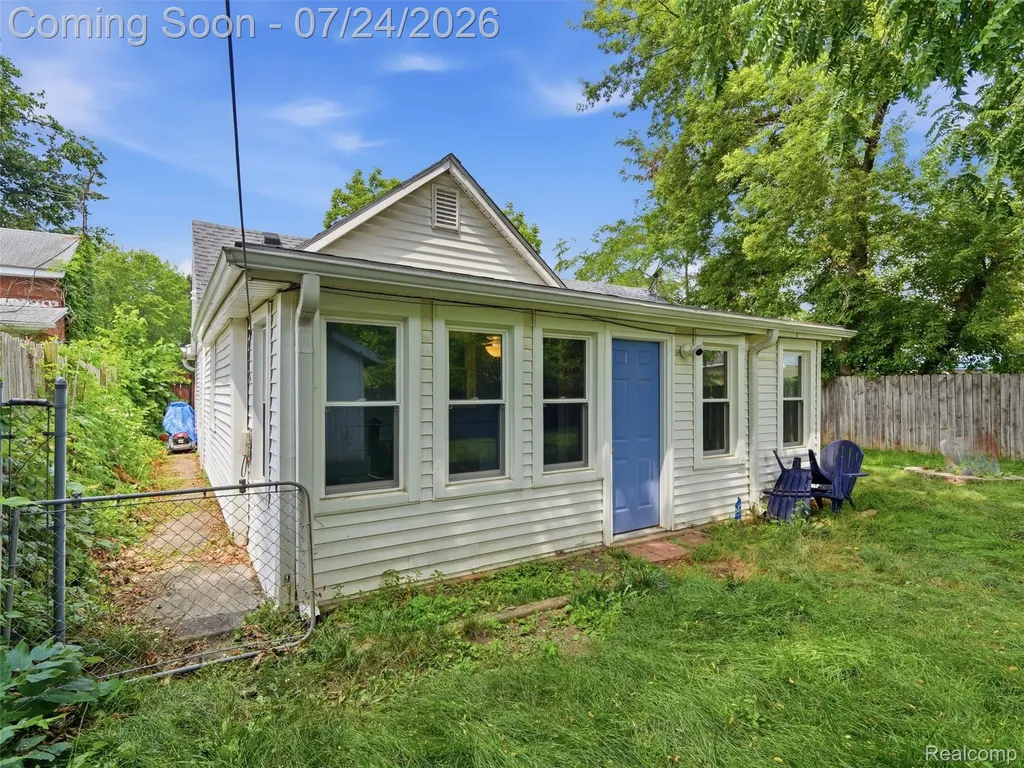 890 E Grand Boulevard York Charter Township MI 48198