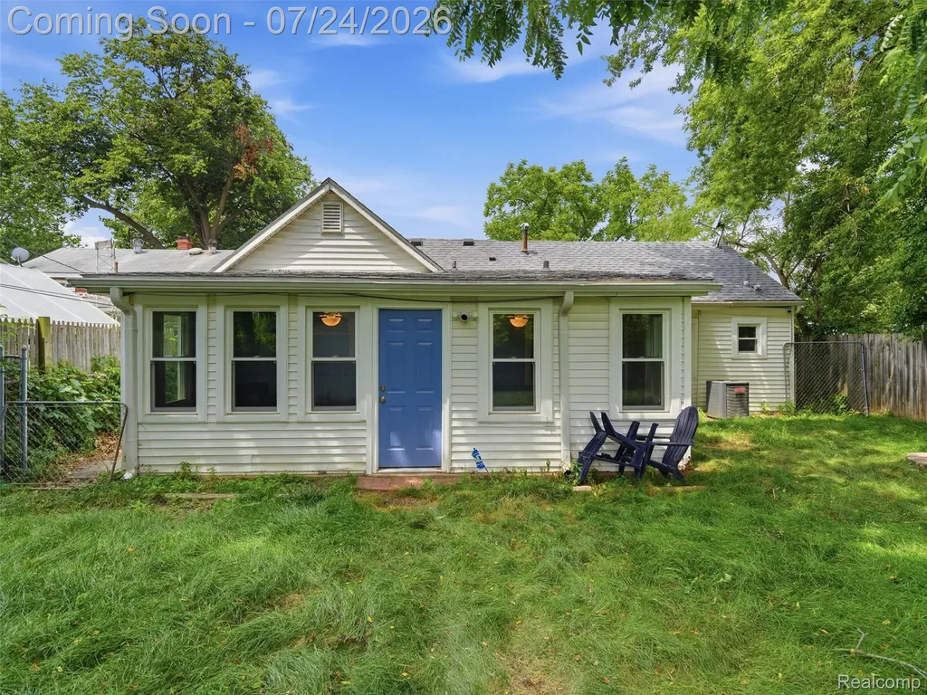 890 E Grand Boulevard York Charter Township MI 48198