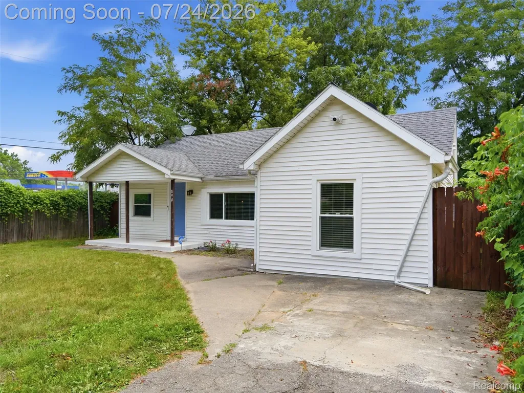 890 E Grand Boulevard York Charter Township MI 48198