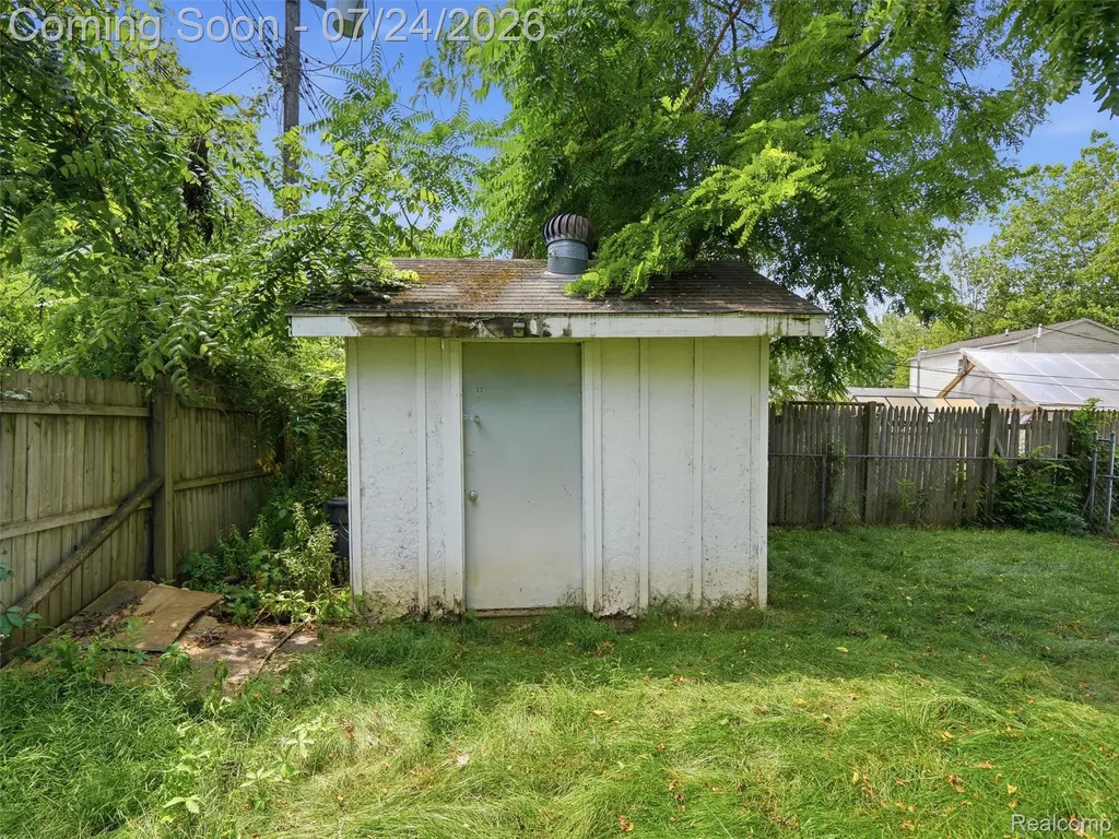 890 E Grand Boulevard York Charter Township MI 48198