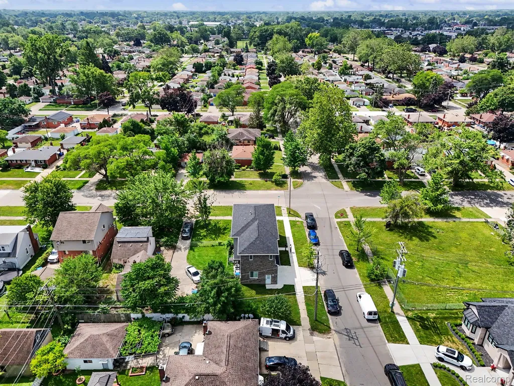 26122 Hass Street Dearborn Heights City MI 48127