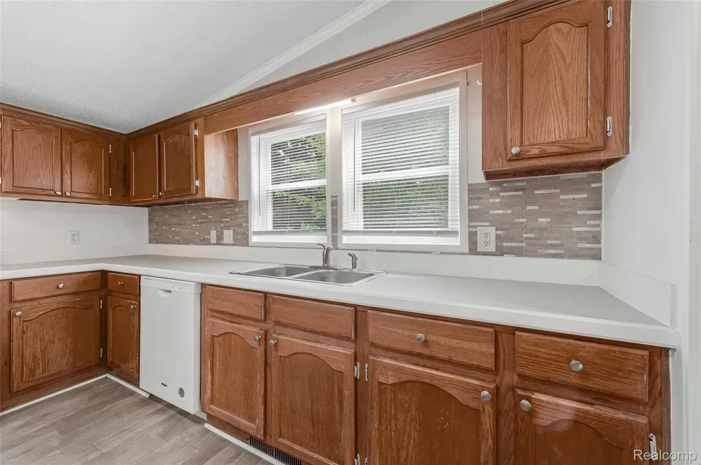 350 Trillum Trail Oxford Charter Township MI 48371