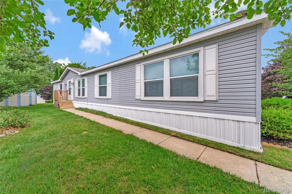 350 Trillum Trail Oxford Charter Township MI 48371