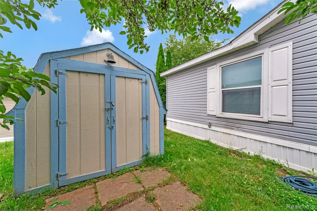 350 Trillum Trail Oxford Charter Township MI 48371