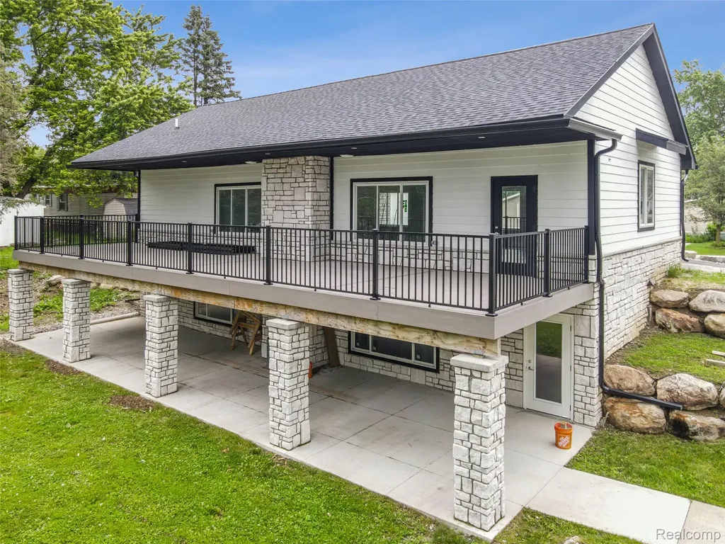350 Trillum Trail Oxford Charter Township MI 48371