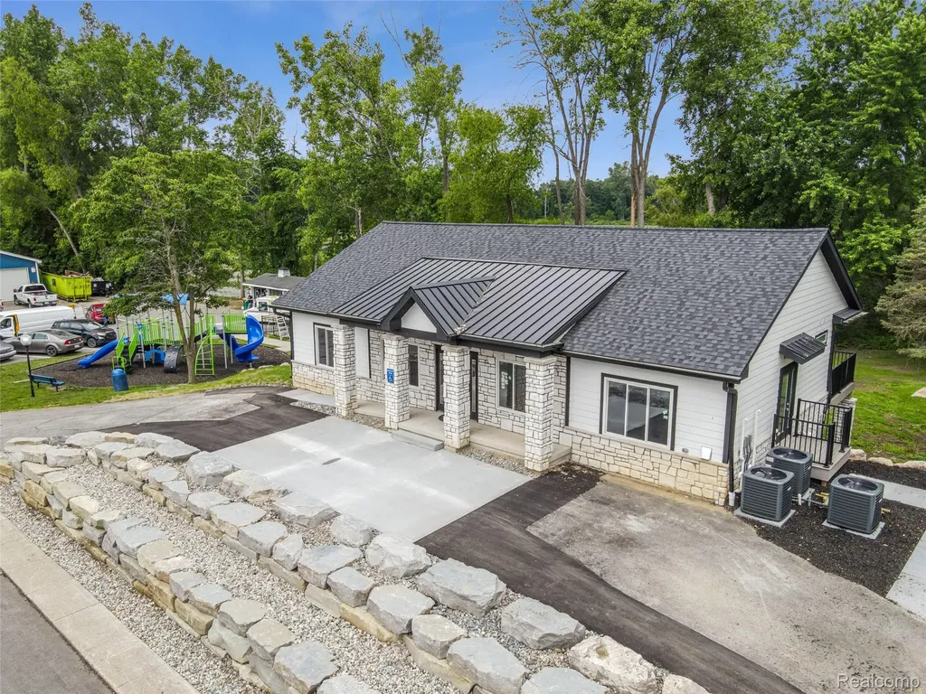 350 Trillum Trail Oxford Charter Township MI 48371