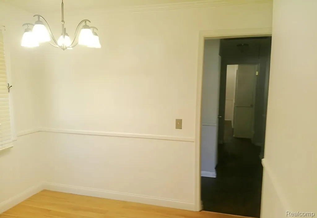 433 Crestview Street Flushing City MI 48433