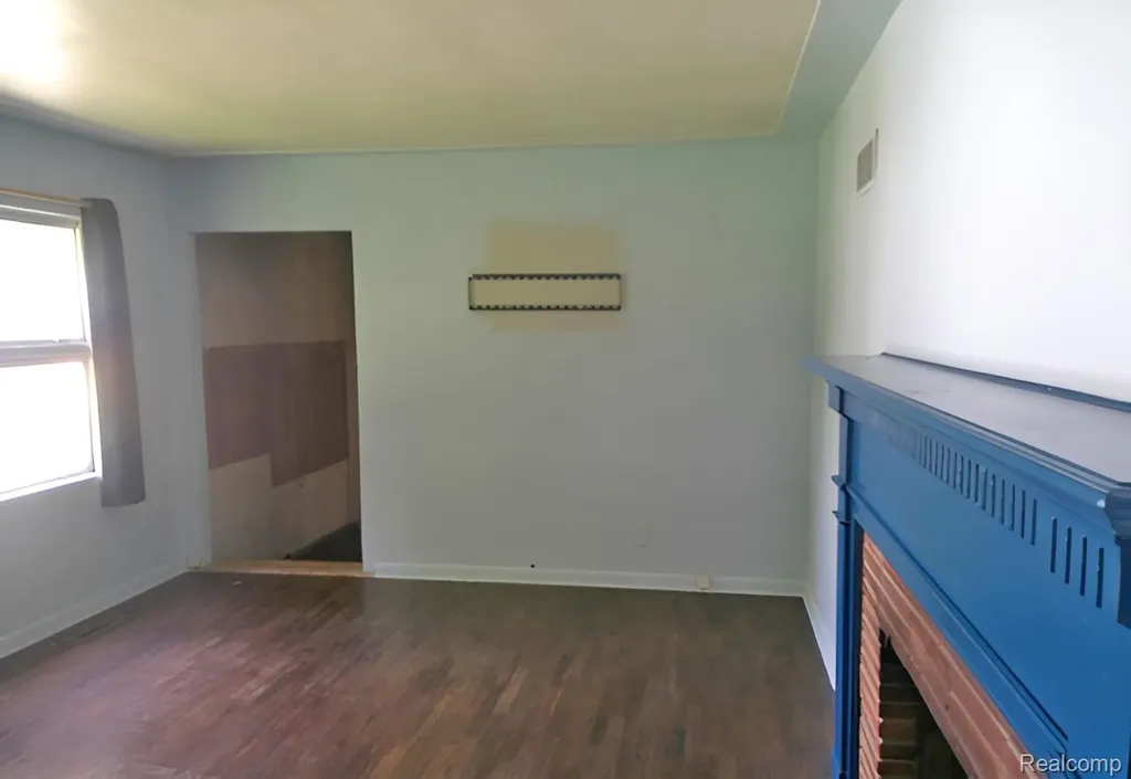 433 Crestview Street Flushing City MI 48433