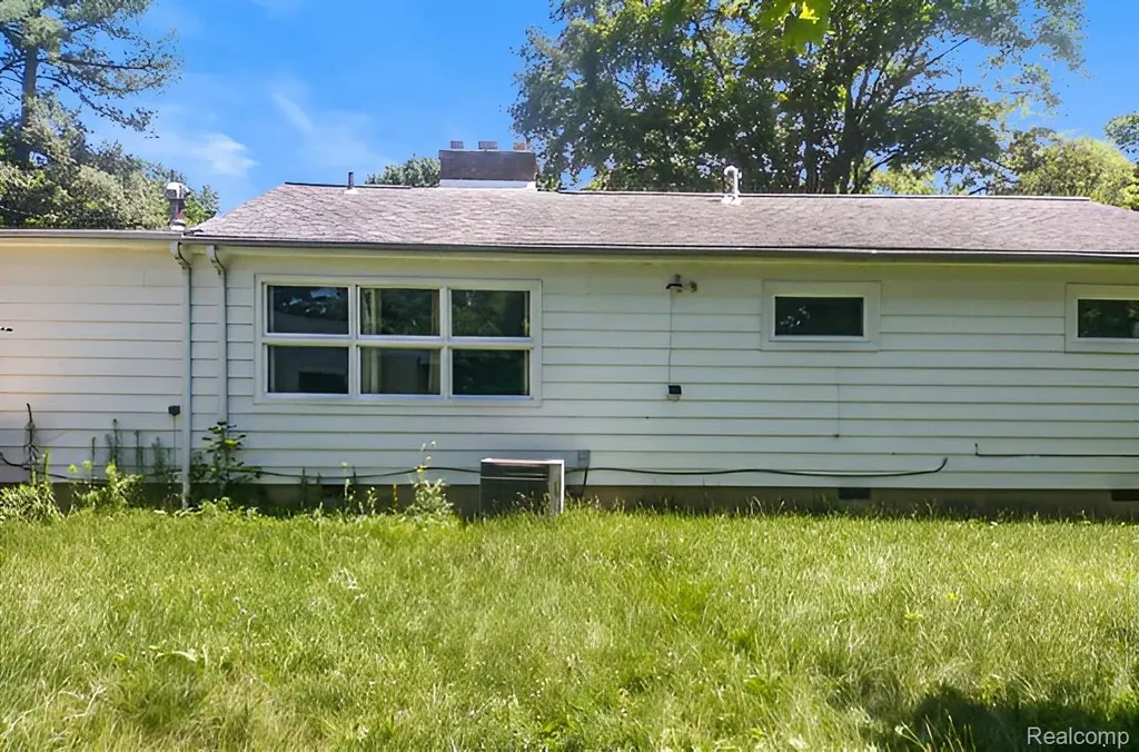 433 Crestview Street Flushing City MI 48433