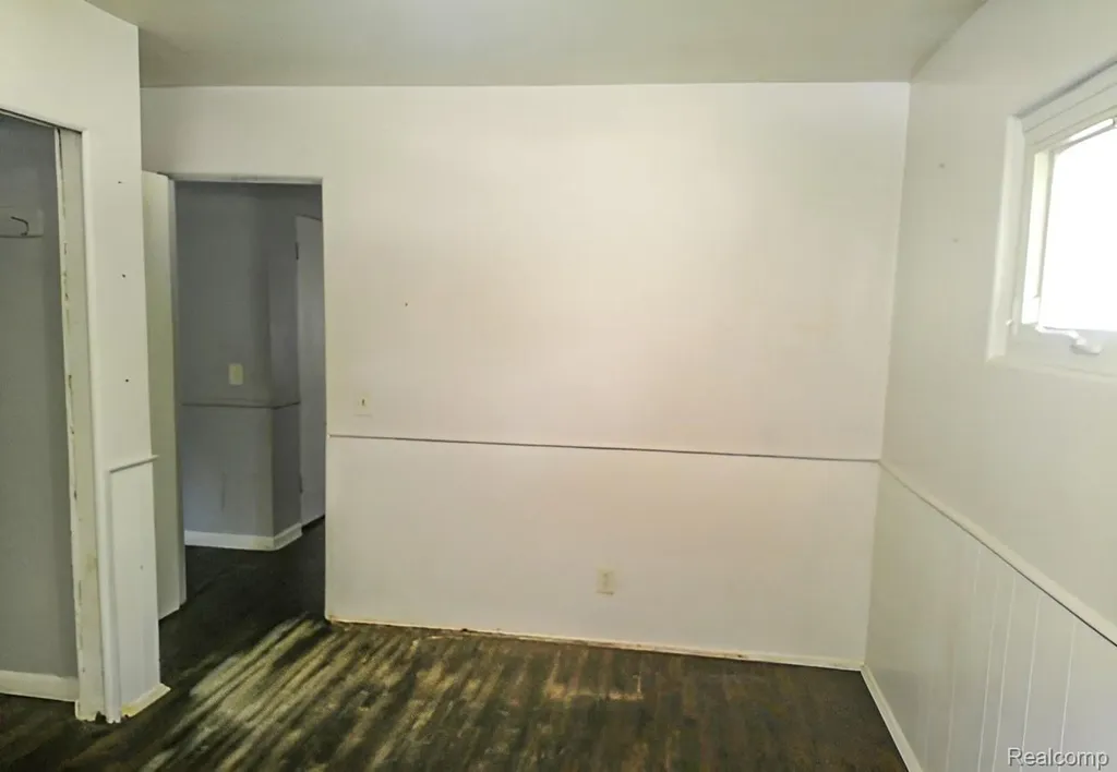 433 Crestview Street Flushing City MI 48433