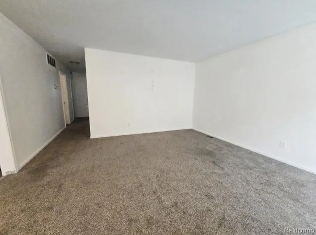 1292 Moulin Avenue Madison Heights City MI 48071