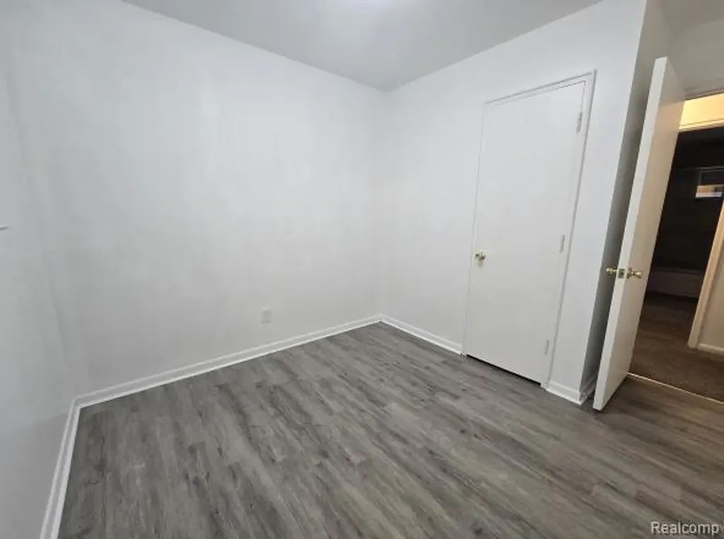 1292 Moulin Avenue Madison Heights City MI 48071