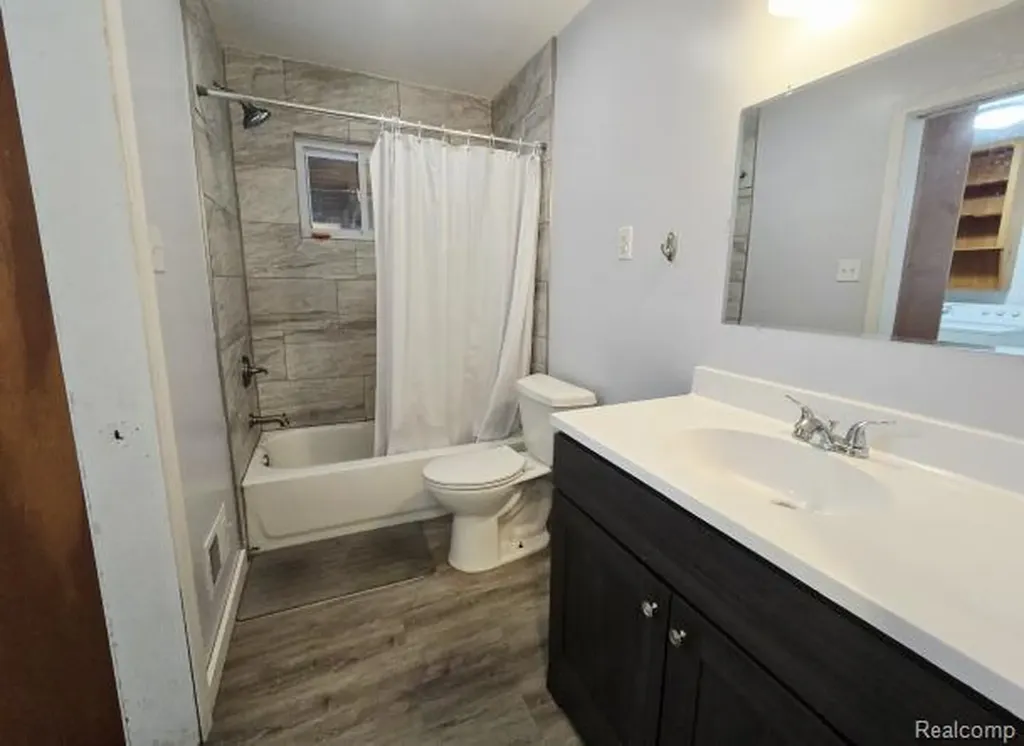 1292 Moulin Avenue Madison Heights City MI 48071