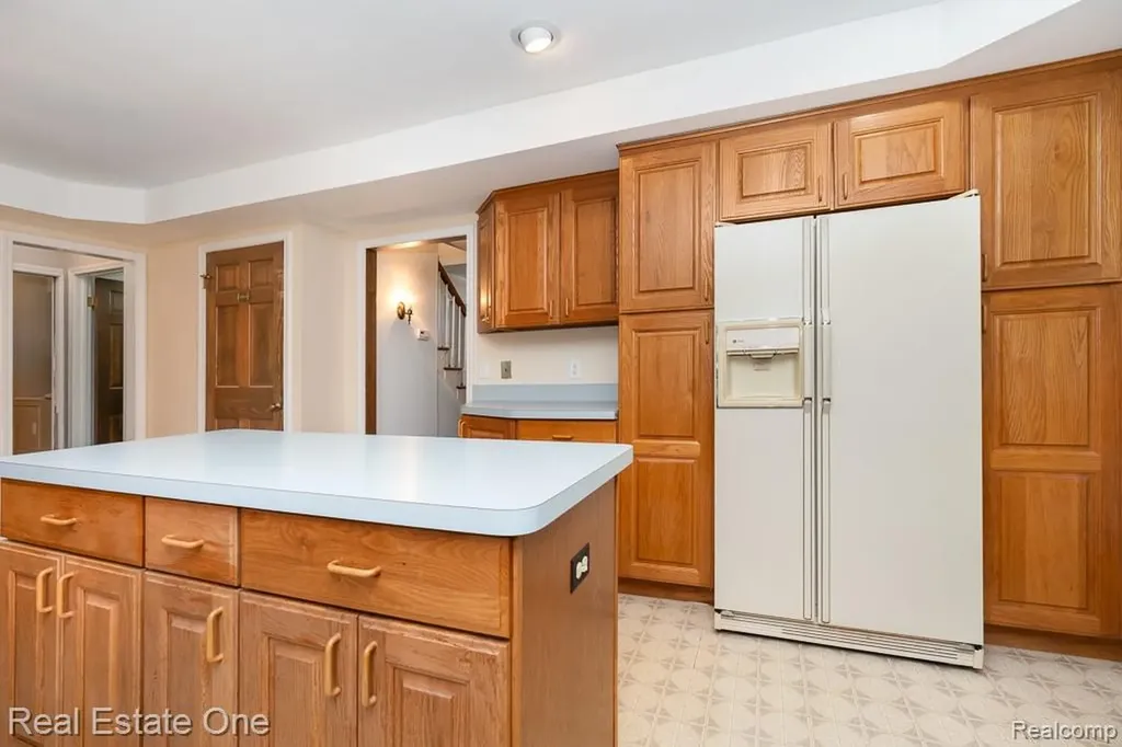2633 New England Drive Rochester Hills City MI 48309