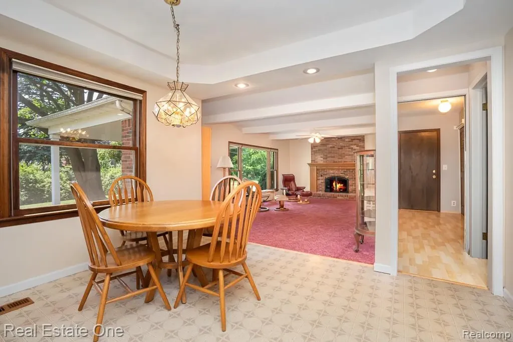 2633 New England Drive Rochester Hills City MI 48309