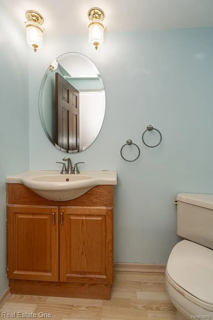 2633 New England Drive Rochester Hills City MI 48309