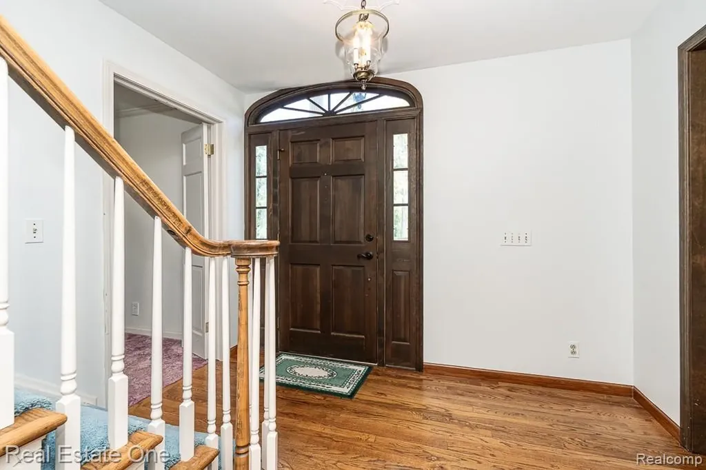 2633 New England Drive Rochester Hills City MI 48309
