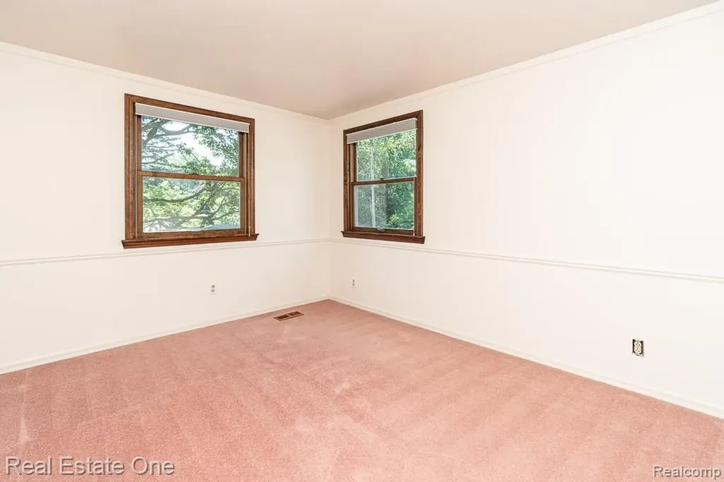 2633 New England Drive Rochester Hills City MI 48309