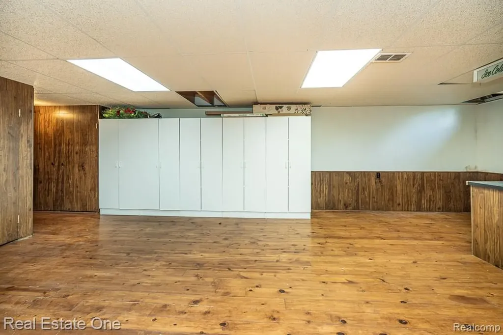 2633 New England Drive Rochester Hills City MI 48309