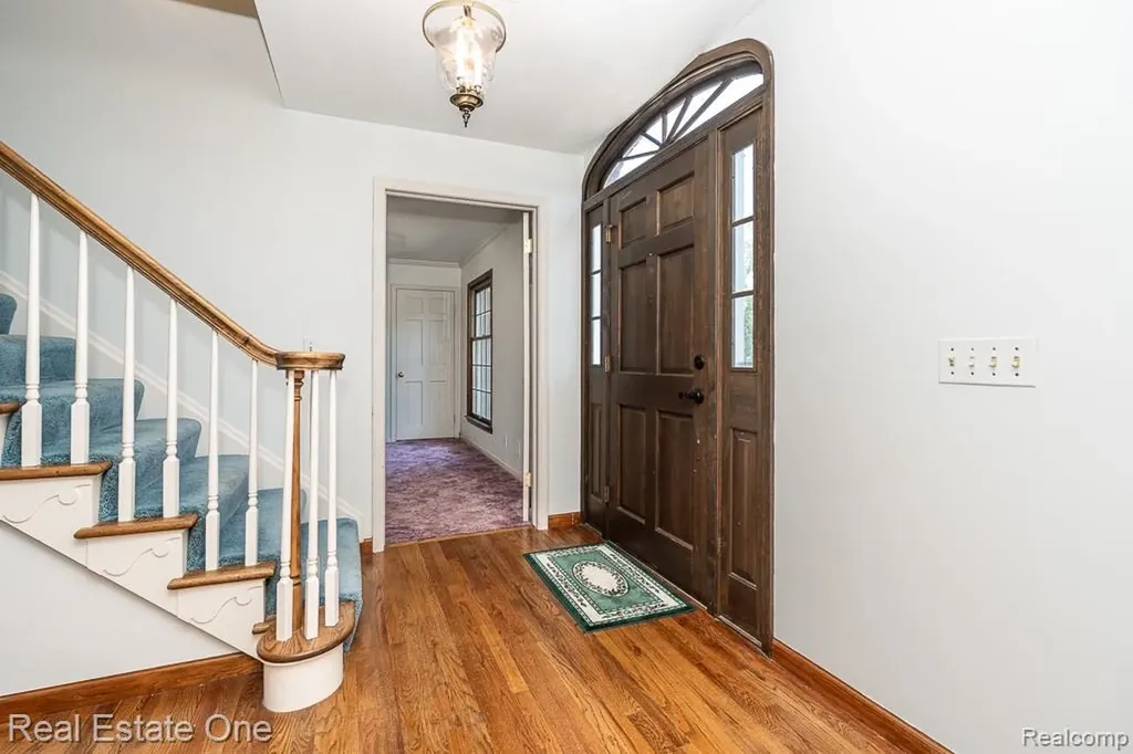 2633 New England Drive Rochester Hills City MI 48309