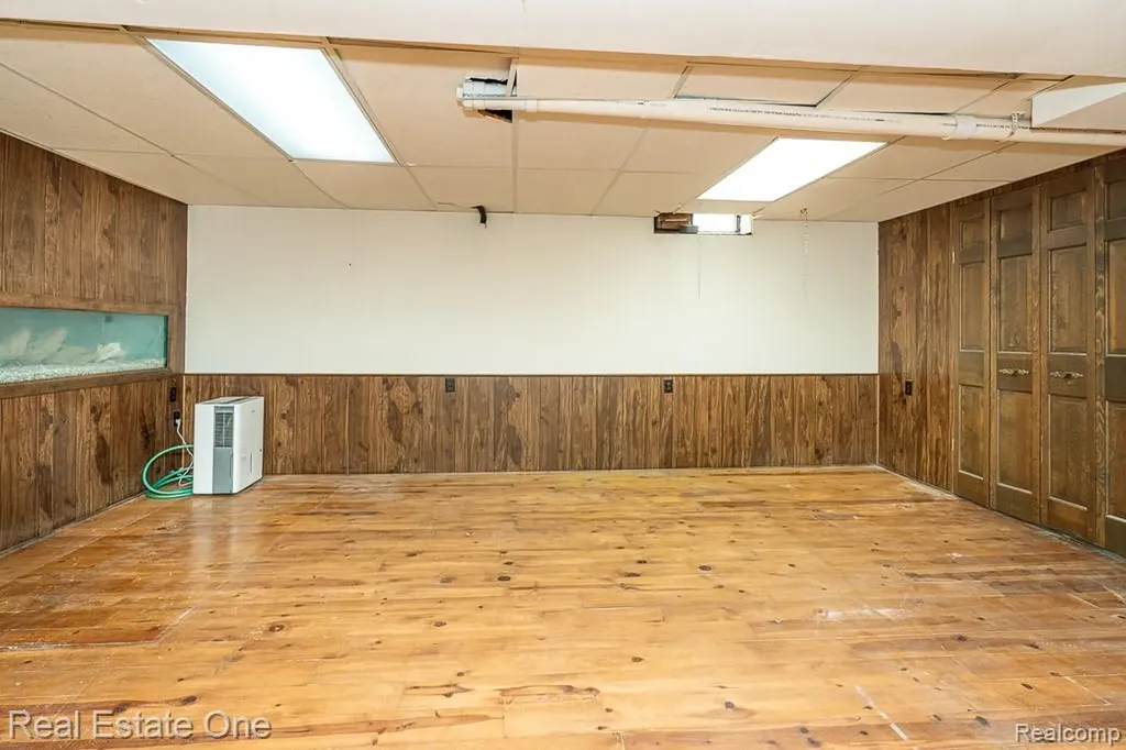 2633 New England Drive Rochester Hills City MI 48309