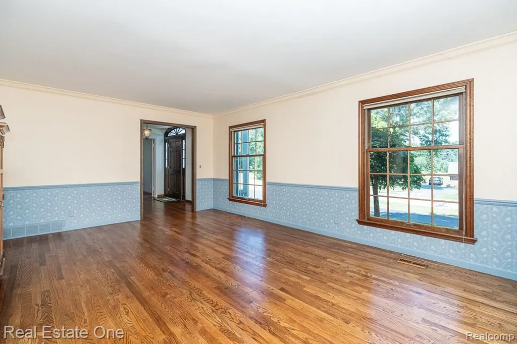 2633 New England Drive Rochester Hills City MI 48309