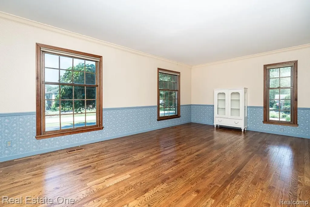 2633 New England Drive Rochester Hills City MI 48309