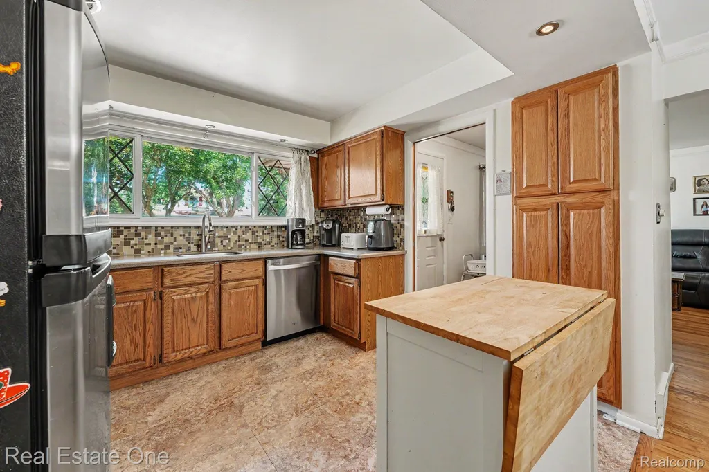 14265 Dundee Street Riverview City MI 48193