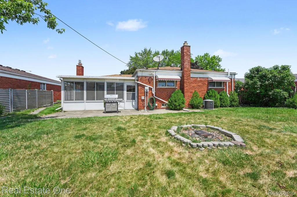 14265 Dundee Street Riverview City MI 48193