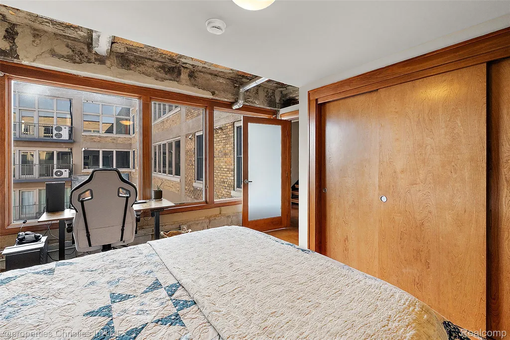 2915 John R Street Detroit City MI 48201