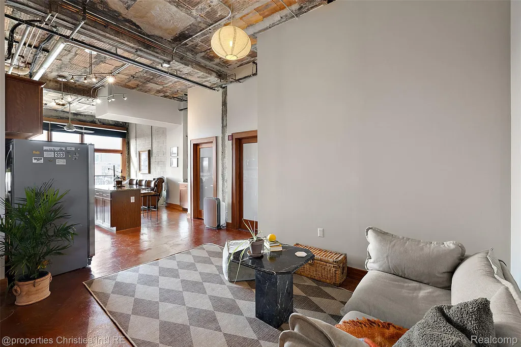 2915 John R Street Detroit City MI 48201