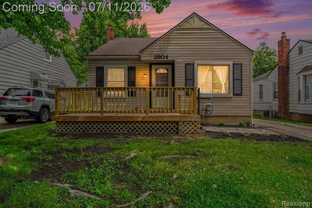 2904 Crooks Road Royal Oak City MI 48073