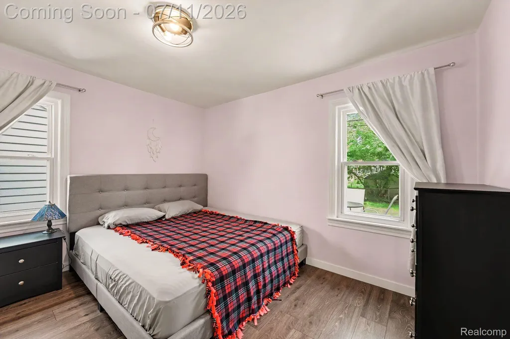2904 Crooks Road Royal Oak City MI 48073