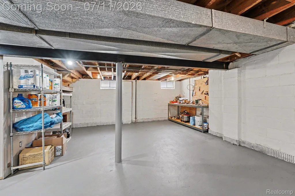 2904 Crooks Road Royal Oak City MI 48073