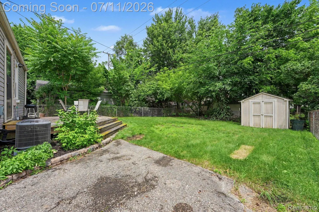 2904 Crooks Road Royal Oak City MI 48073